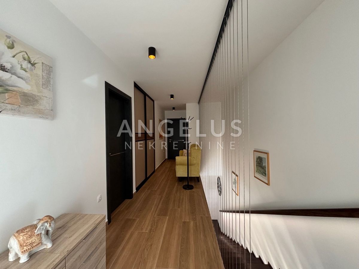 Hrvaška, Vodice - Luksuzna vila z bazenom in pogledom na morje, RAZPRODAJA