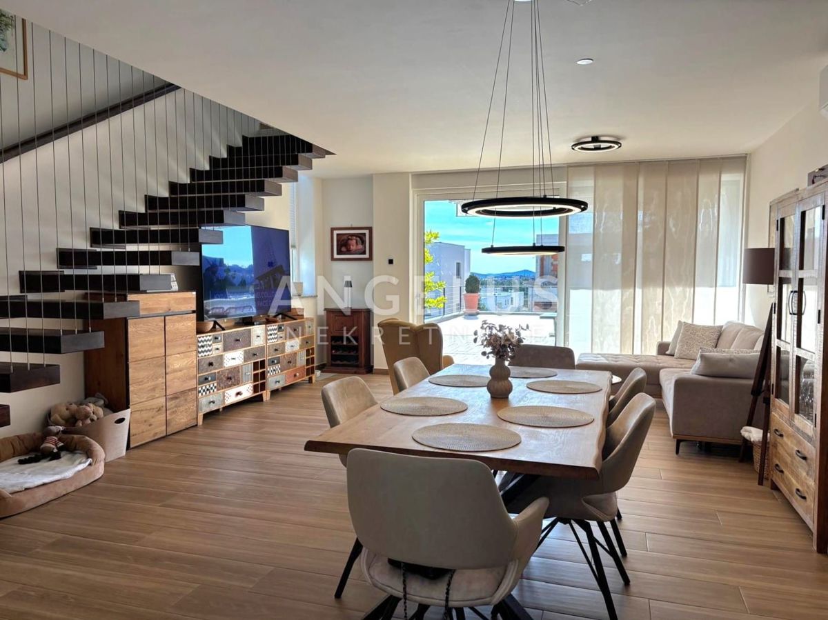 Hrvaška, Vodice - Luksuzna vila z bazenom in pogledom na morje, RAZPRODAJA