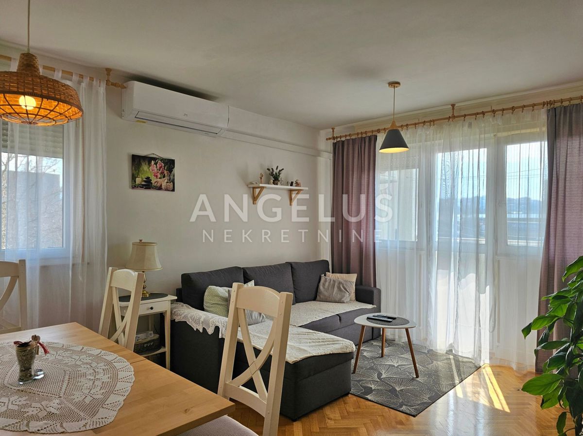 Hrvaška, Split, Bilice - udobno trisobno stanovanje, 75 m2, NAPRODAJ