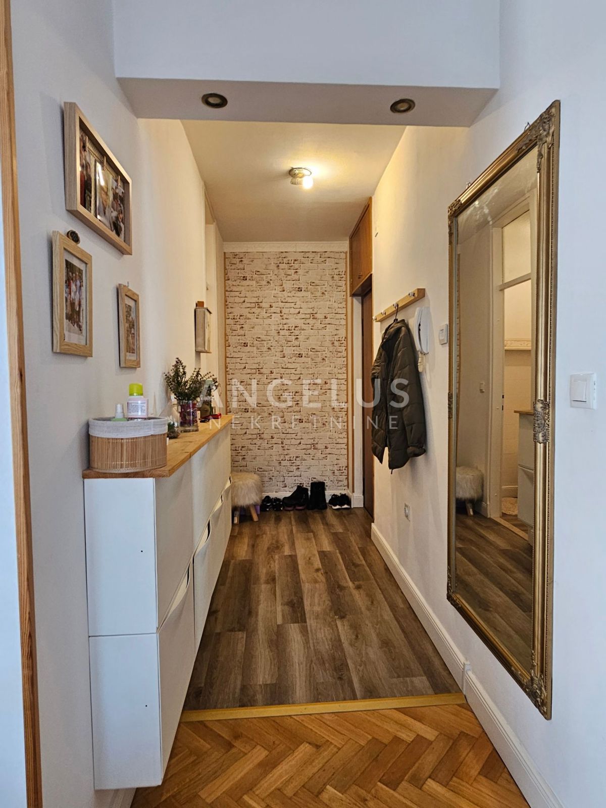 Hrvaška, Split, Bilice - udobno trisobno stanovanje, 75 m2, NAPRODAJ