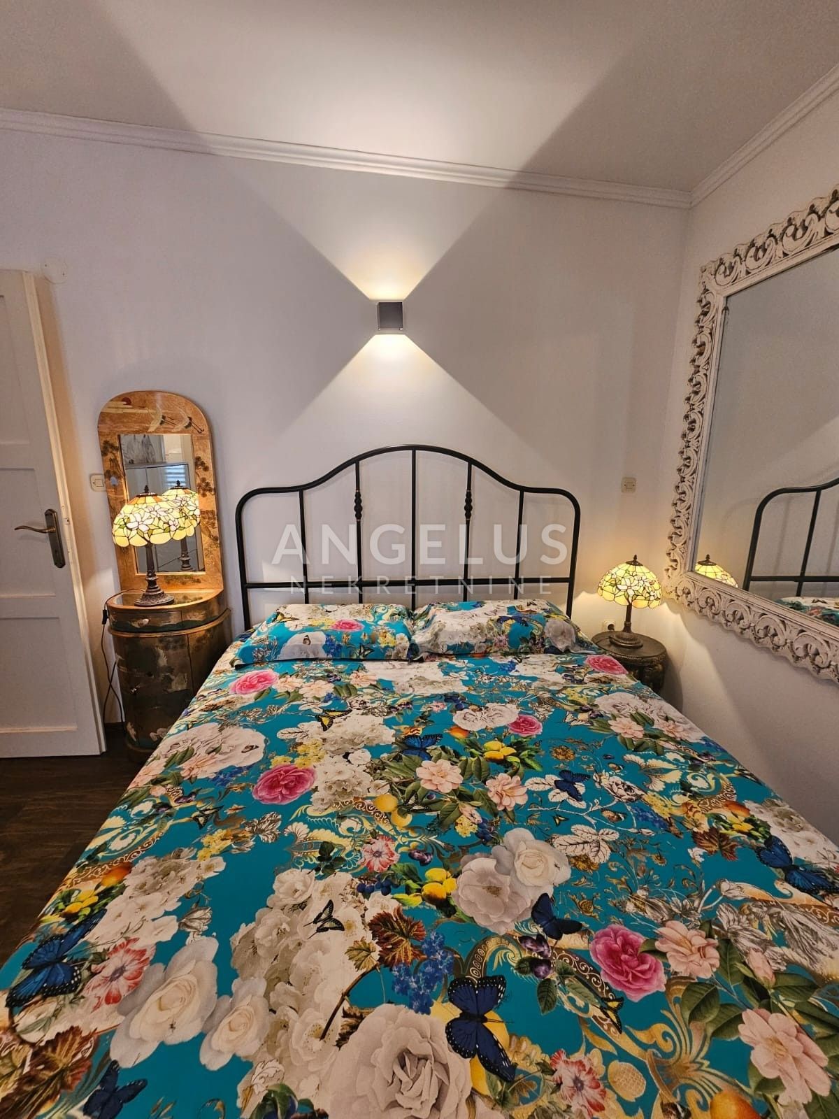 Hrvaška, Kaštel Lukšić - Avtentična kamnita hiša s teraso in pogledom na morje, NAPRODAJ