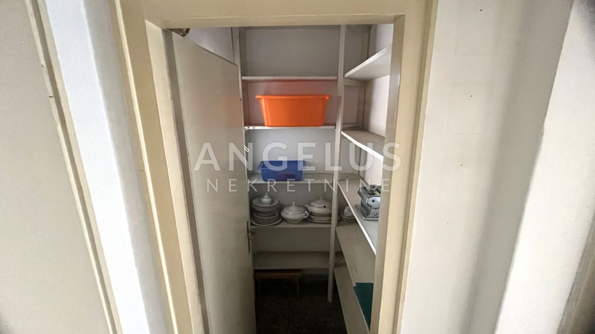 Stanovanje Centar, Pula, 69m2