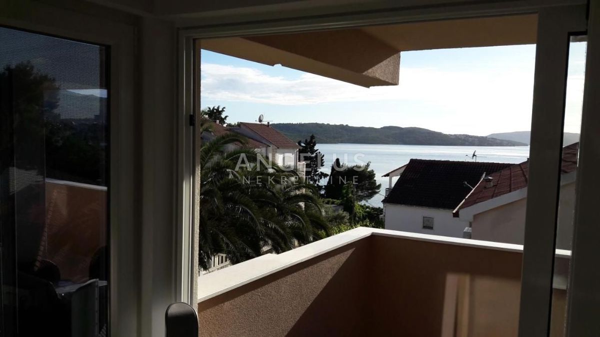 Trogir - opremljena apartmajska hiša z bazenom in telovadnico, 350 m2