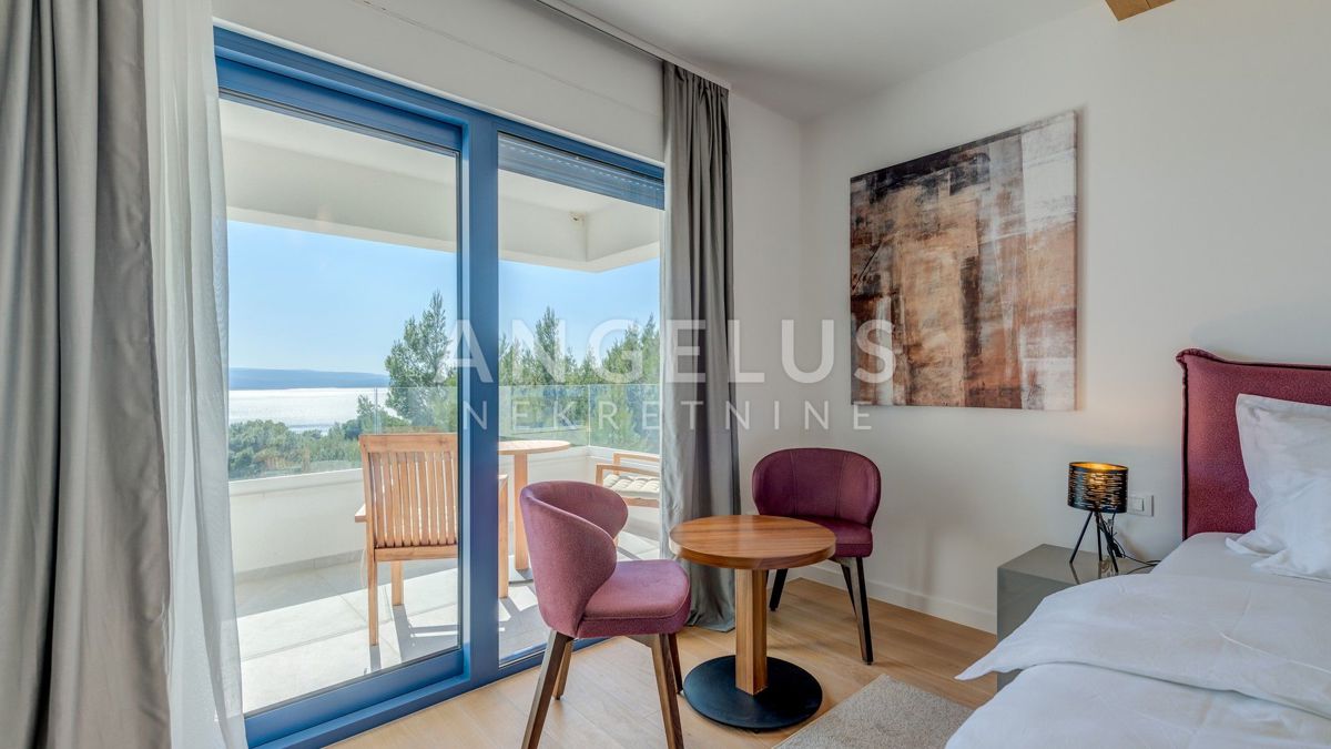 Makarska riviera -Luksuzna vila ob morju z notranjim bazenom