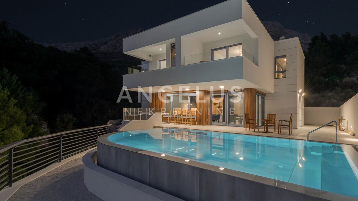 Makarska riviera -Luksuzna vila ob morju z notranjim bazenom
