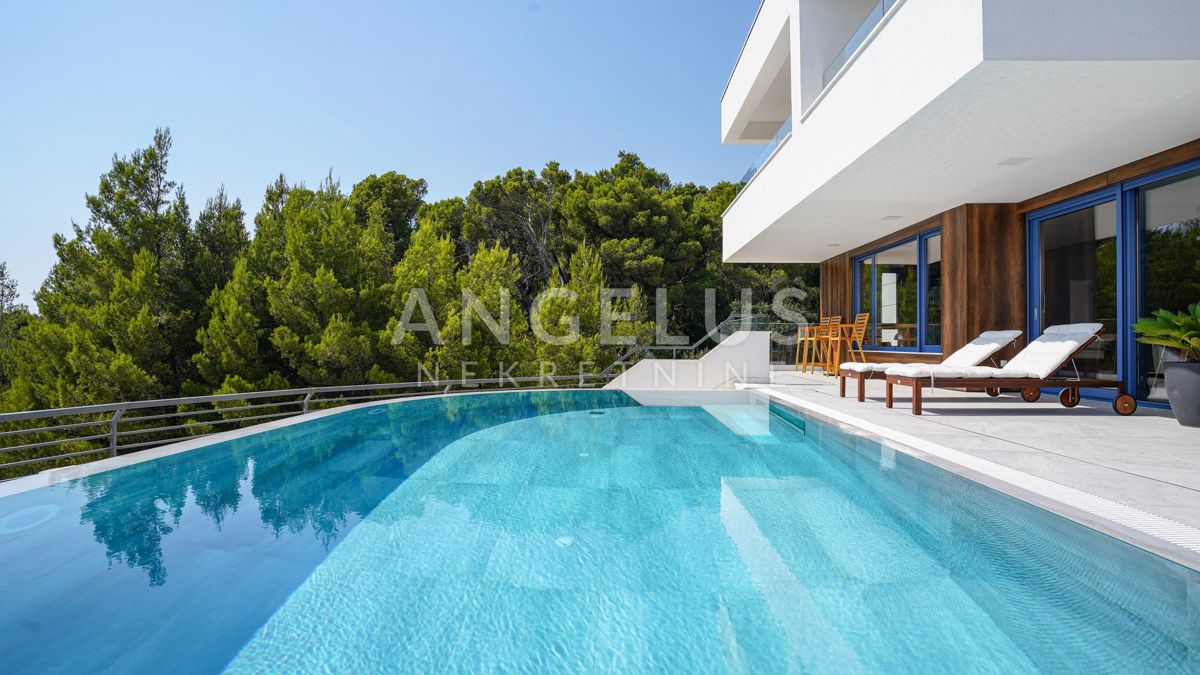 Makarska riviera -Luksuzna vila ob morju z notranjim bazenom