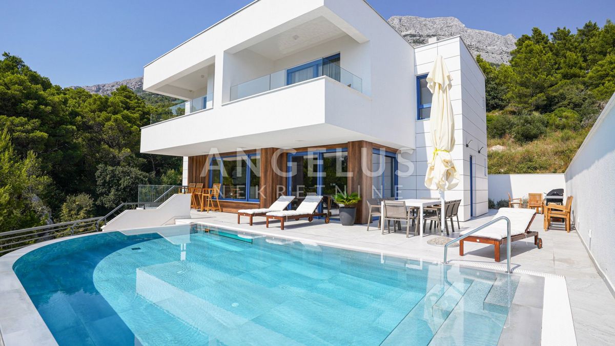 Makarska riviera -Luksuzna vila ob morju z notranjim bazenom