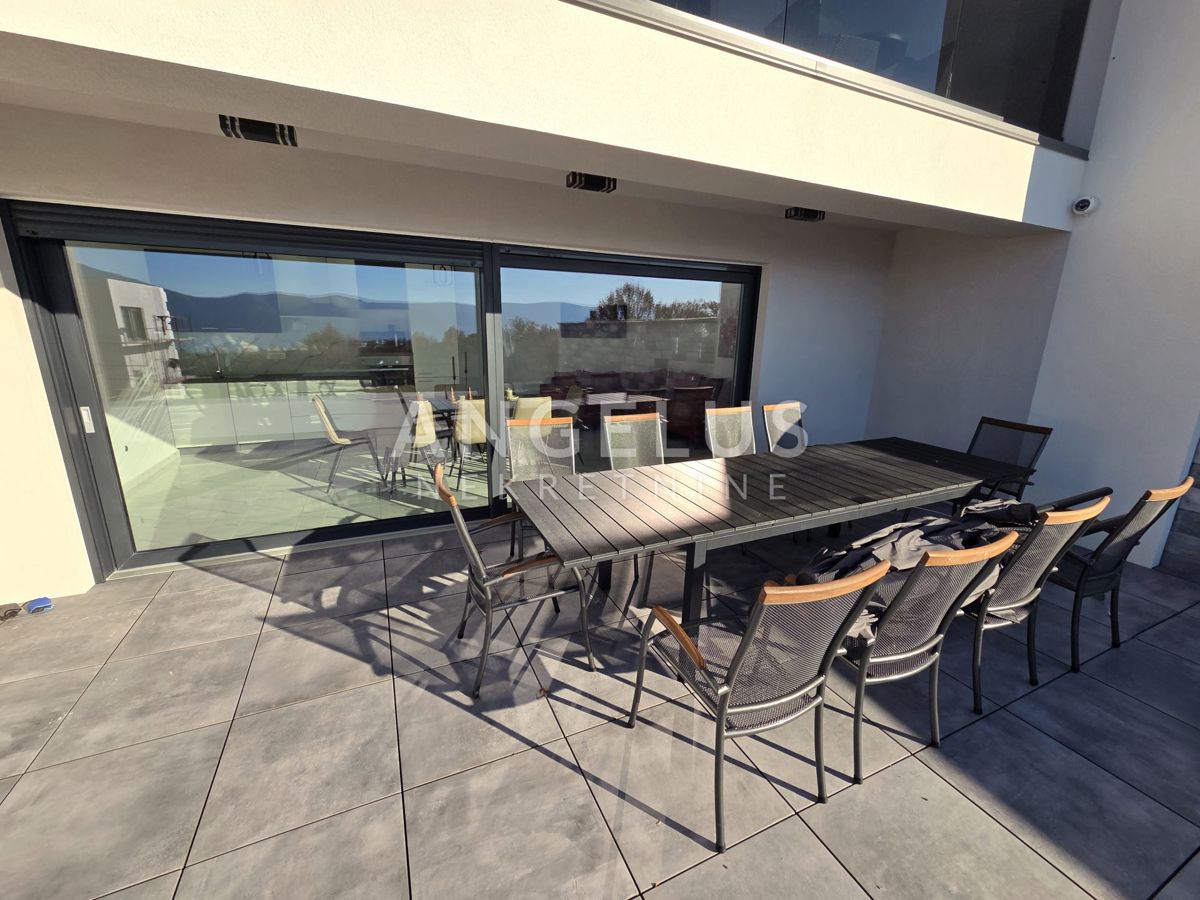 Otok Krk - Vila s pogledom na morje, 157 m², naprodaj!