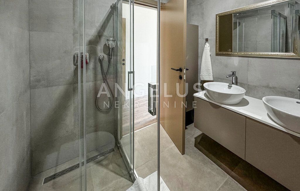 Istra, Poreč - stanovanje 96m2 z jacuzzijem