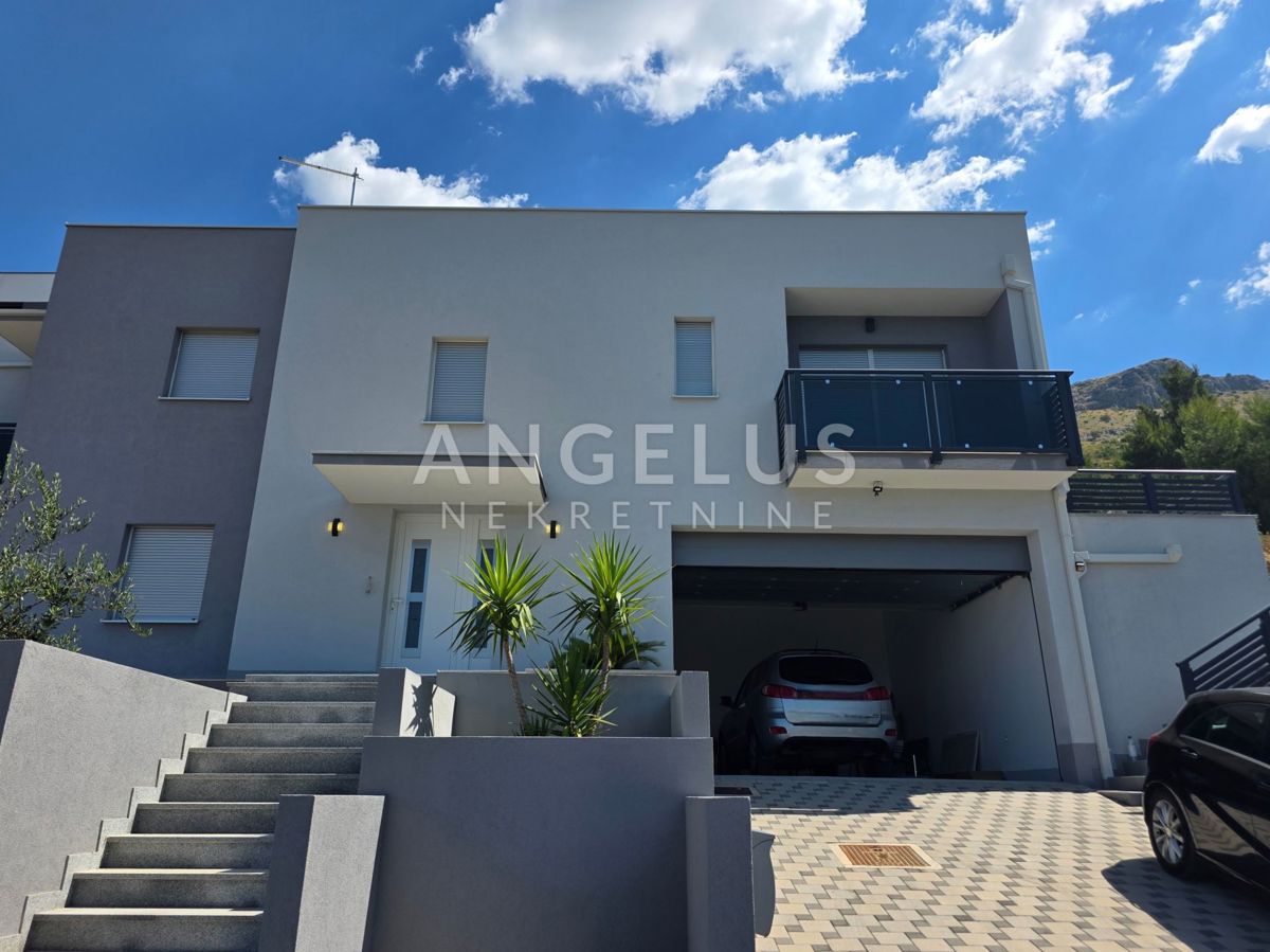 Hrvaška, Split, Podstrana - novozgrajena vila s čudovitim pogledom na morje, NAPRODAJ