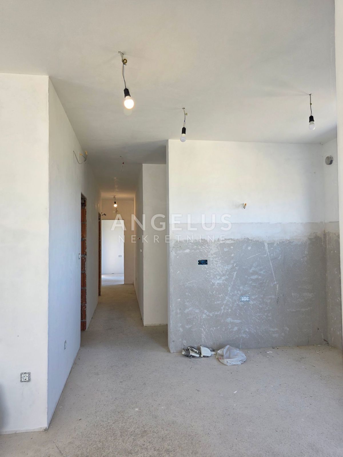 Hrvaška, Split, Podstrana - novozgrajena vila s čudovitim pogledom na morje, NAPRODAJ