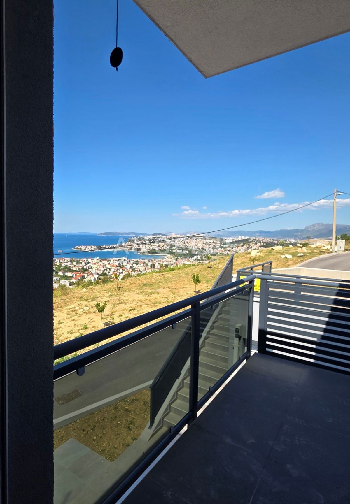 Hrvaška, Split, Podstrana - novozgrajena vila s čudovitim pogledom na morje, NAPRODAJ