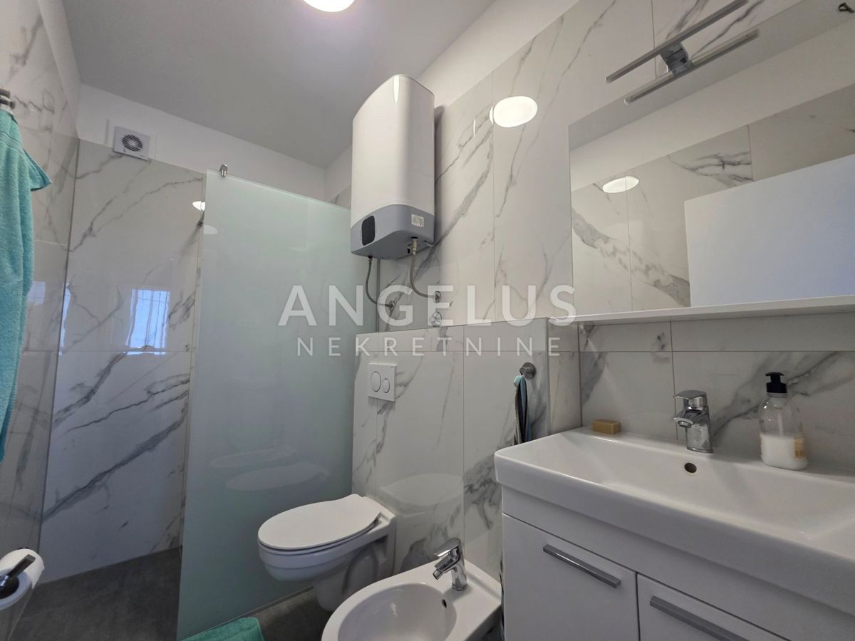 Hrvaška, Split, Podstrana - novozgrajena vila s čudovitim pogledom na morje, NAPRODAJ