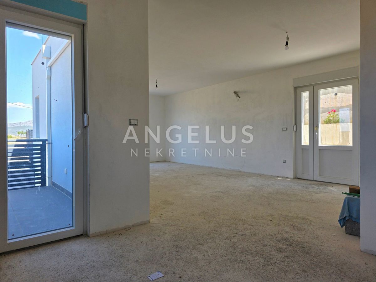 Hrvaška, Split, Podstrana - novozgrajena vila s čudovitim pogledom na morje, NAPRODAJ