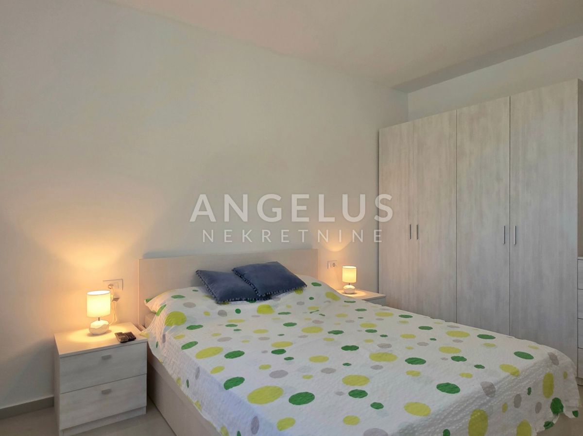 Hrvaška, Split, Podstrana - novozgrajena vila s čudovitim pogledom na morje, NAPRODAJ