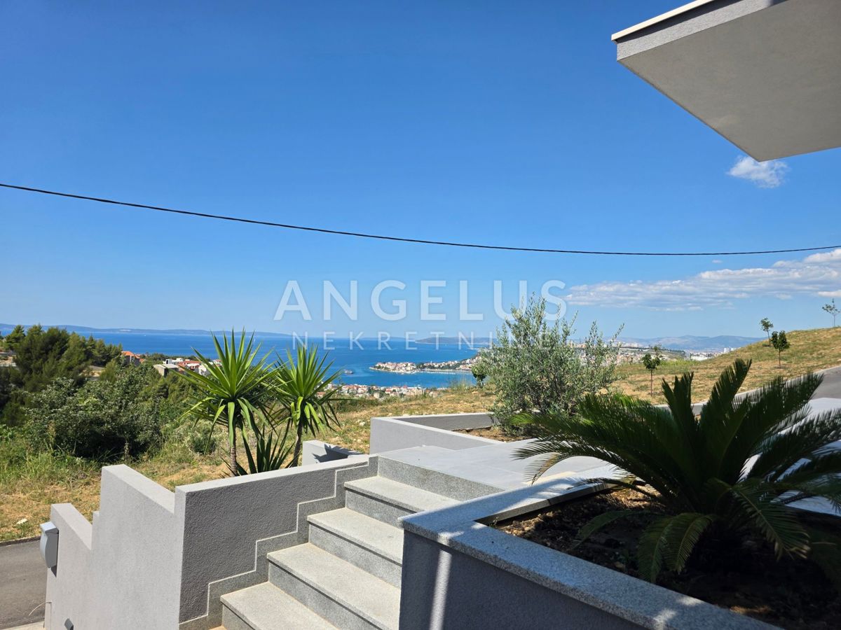Hrvaška, Split, Podstrana - novozgrajena vila s čudovitim pogledom na morje, NAPRODAJ