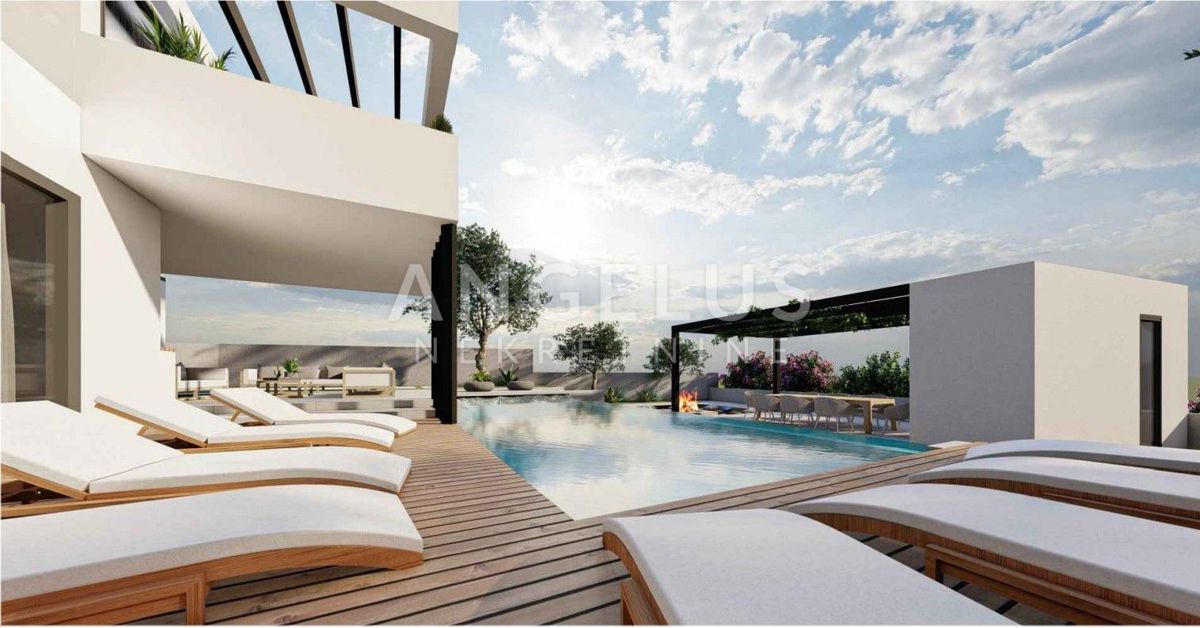Solta - vila z bazenom 50 m od morja, roh bau, PRODAJA