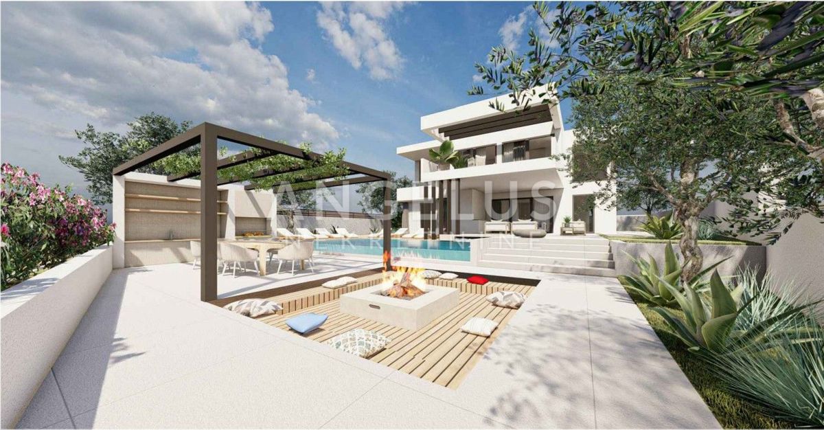 Solta - vila z bazenom 50 m od morja, roh bau, PRODAJA