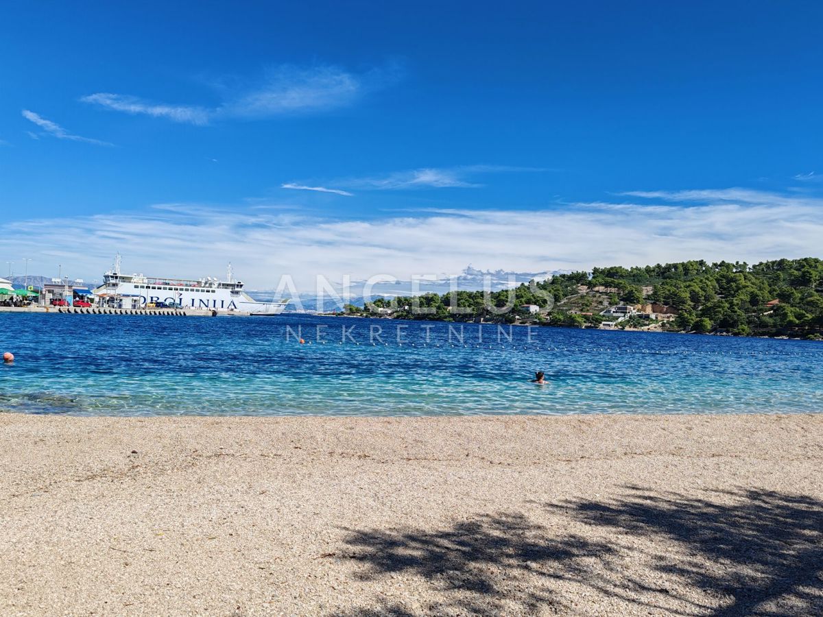 Solta, Rogac - gradbeno zemljišče na mirni lokaciji, PRODAJA