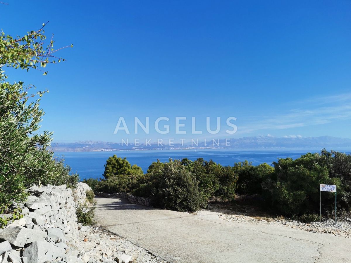 Solta, Rogac - gradbeno zemljišče na mirni lokaciji, PRODAJA