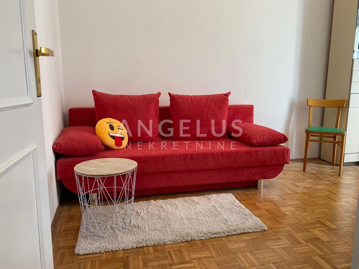 Hrvaška, Mesto Kaštela - Čudovita kamnita hiša 220 m2, 50 m od morja, NAPRODAJ