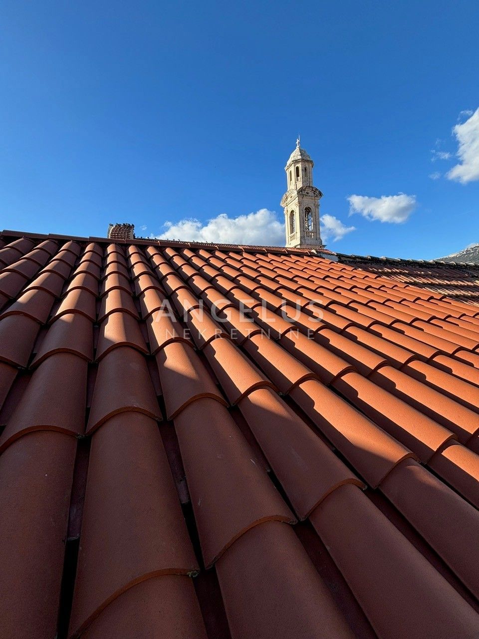 Hrvaška, Mesto Kaštela - Čudovita kamnita hiša 220 m2, 50 m od morja, NAPRODAJ