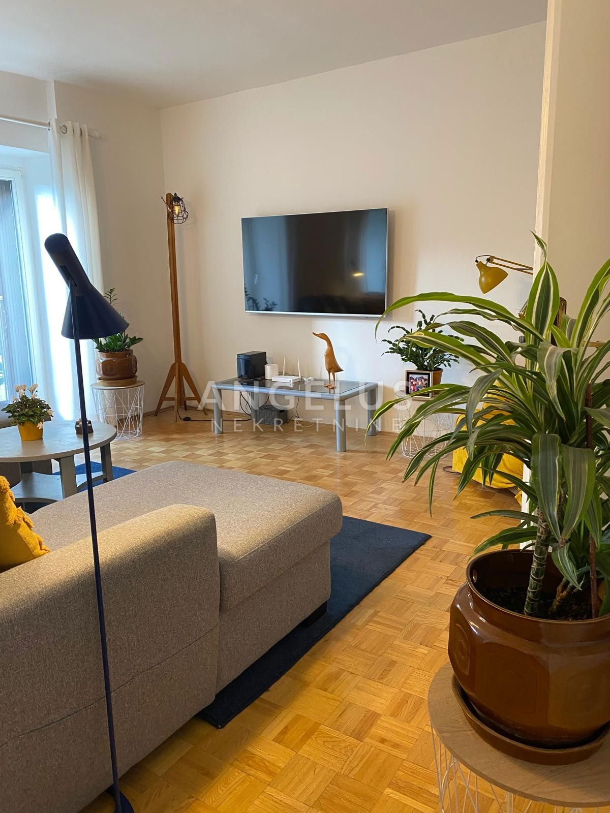 Hrvaška, Mesto Kaštela - Čudovita kamnita hiša 220 m2, 50 m od morja, NAPRODAJ