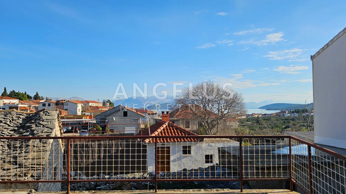 Slatine - hiša in stanovanje NAPRODAJ