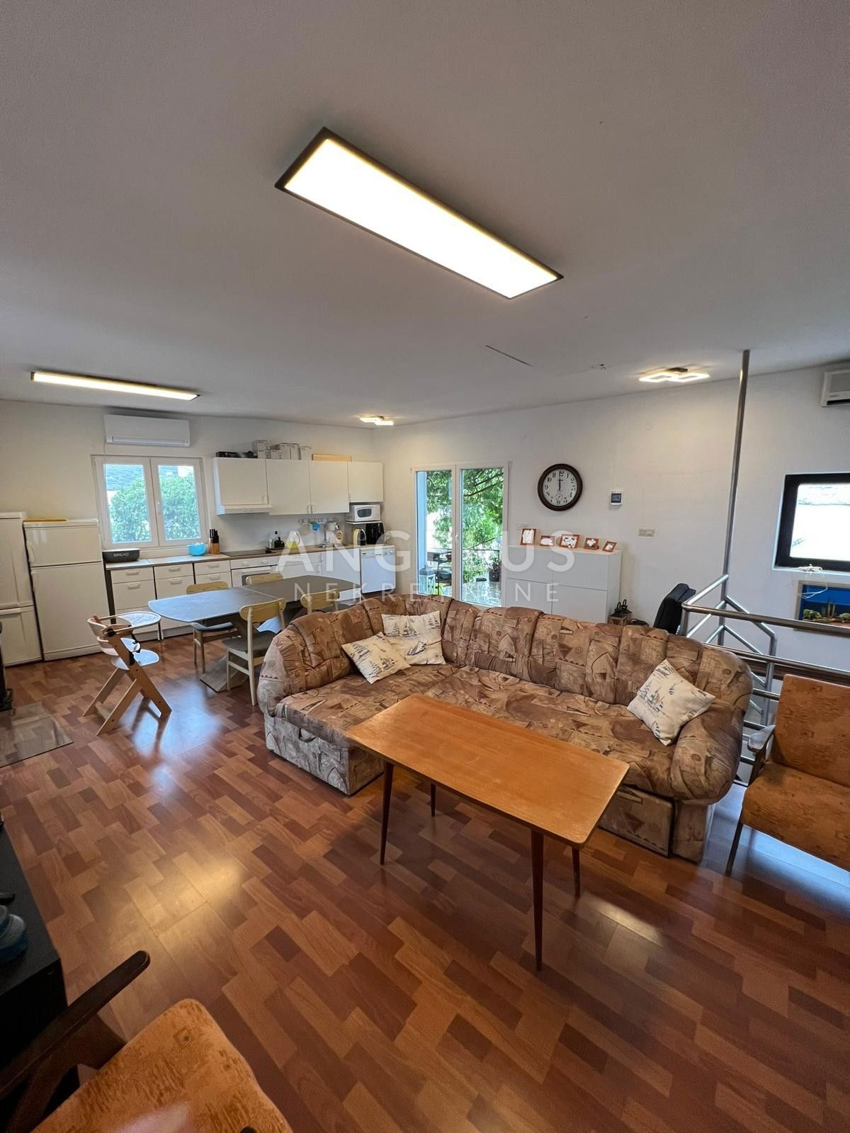 Slatine - hiša in stanovanje NAPRODAJ