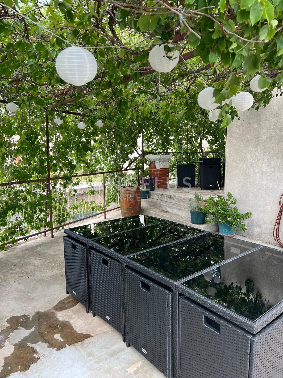 Slatine - hiša in stanovanje NAPRODAJ