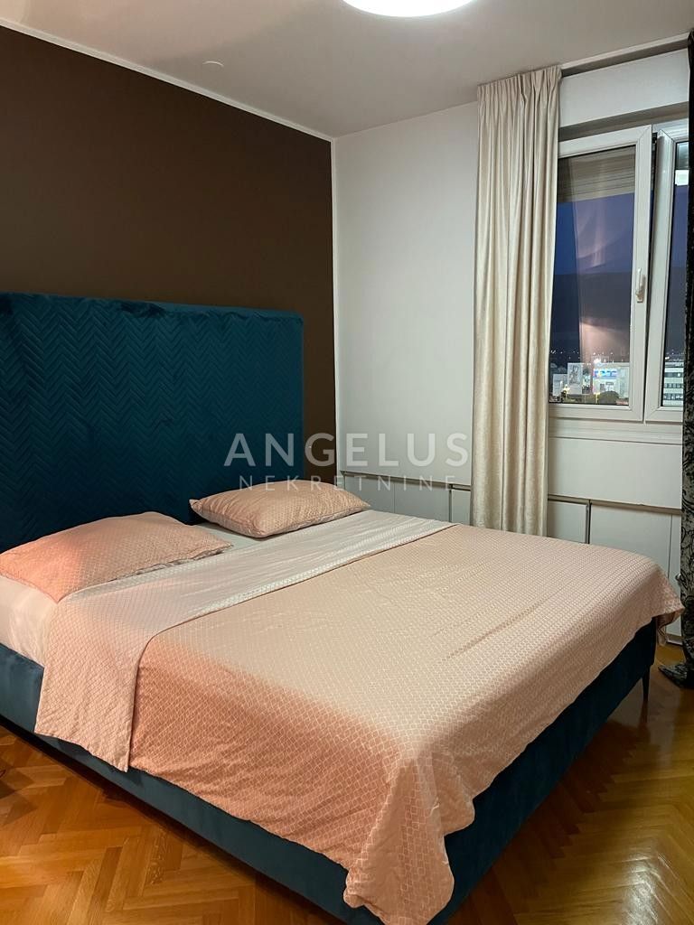 Hrvaška, Split, Sukoišan - Elegantno dvosobno stanovanje z garažo in parkirnim mestom, 80 m2, RAZPRODAJA