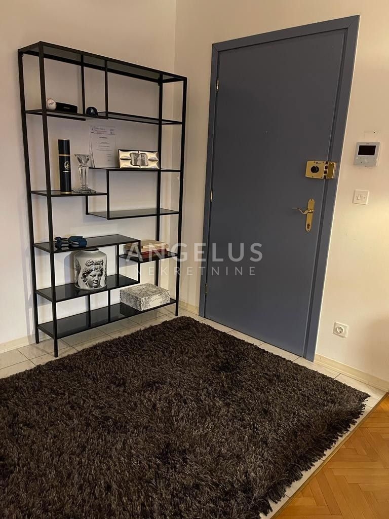 Hrvaška, Split, Sukoišan - Elegantno dvosobno stanovanje z garažo in parkirnim mestom, 80 m2, RAZPRODAJA