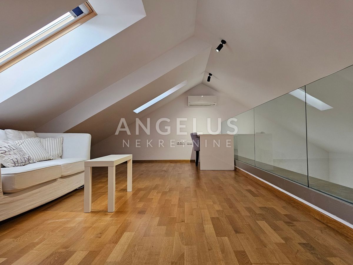 Podstrana Strožanac - dvosobno stanovanje s tremi spalnicami, 2 parkirni mesti