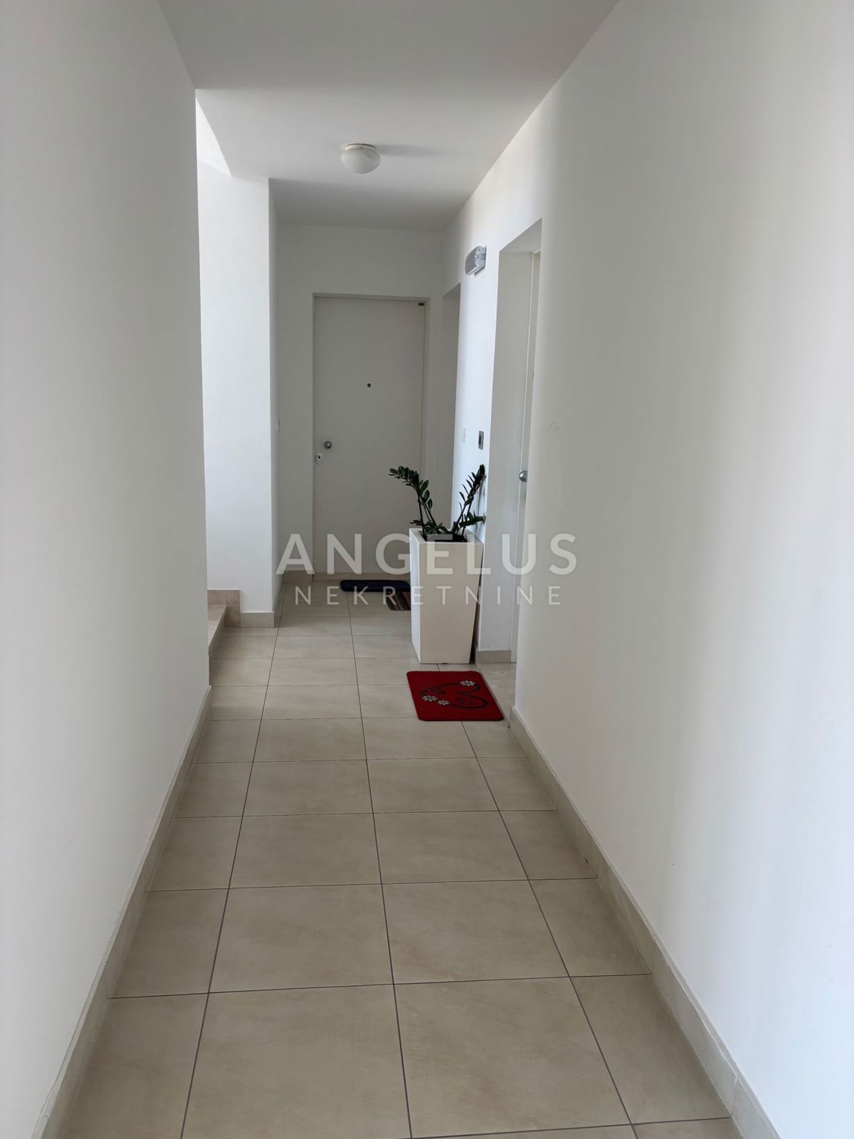 Hrvaška, Split, Poljička cesta - moderno dvosobno stanovanje s pogledom na morje in otoke, 64 m2, PRODAMO