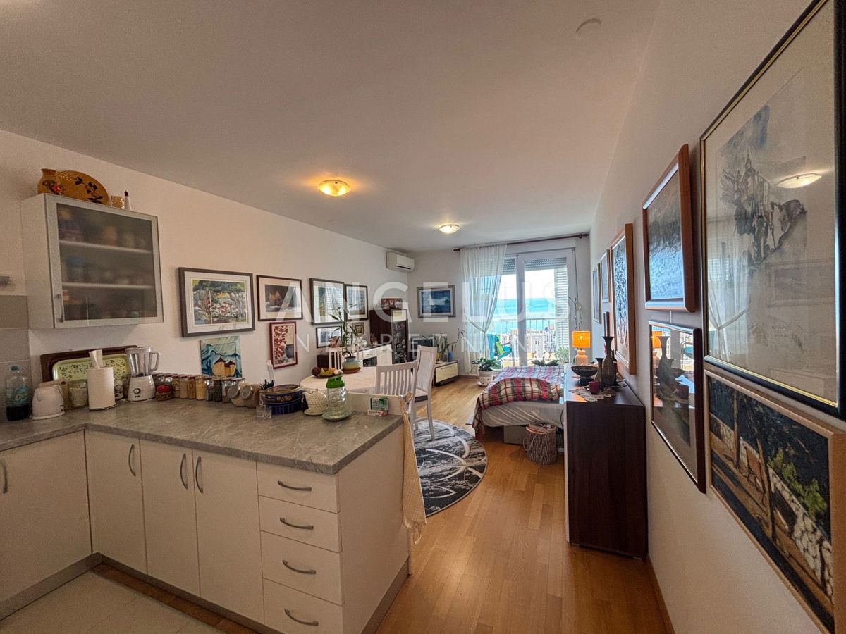 Hrvaška, Split, Poljička cesta - moderno dvosobno stanovanje s pogledom na morje in otoke, 64 m2, PRODAMO