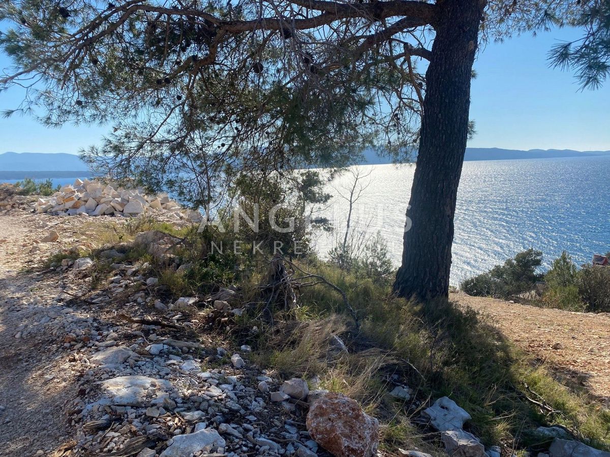 Hrvaška, Brač - ekskluzivno gradbeno zemljišče, 70 m od morja