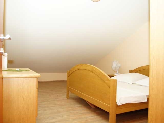 Štirisobno stanovanje - Novalja