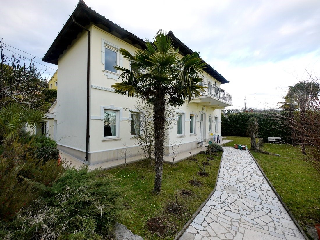 Opatijska riviera - Matulji, prenovljena vila s pogledom na morje in velikim vrtom